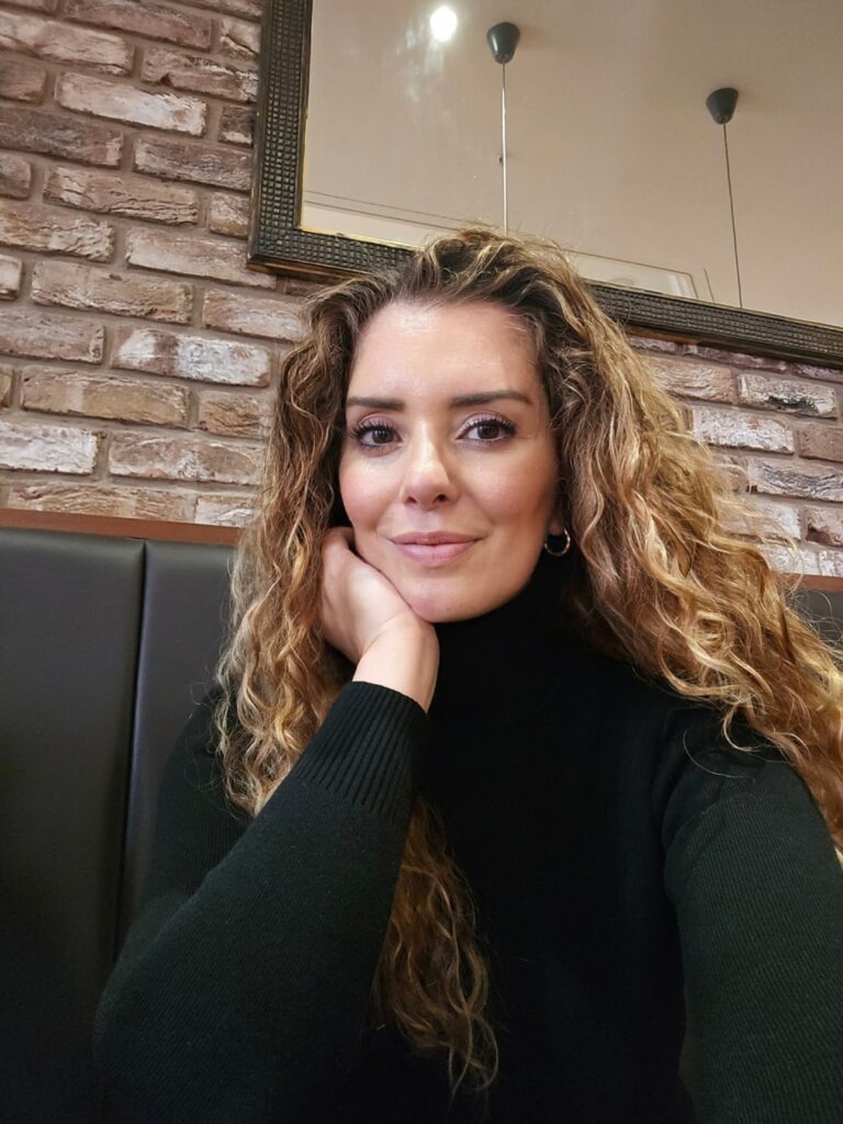 image of children’s author Kassi Psifogeorgou